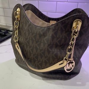 Michael kors purse